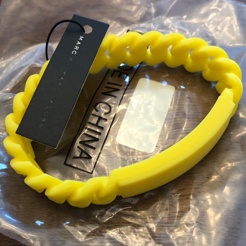 Marc by Marc Jacobs Vibrant Yellow Silicone Bracelet. New with tag. - Picture 6 of 9